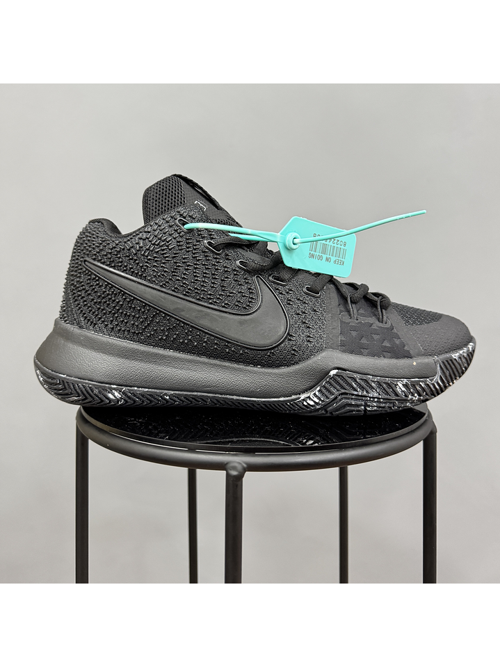 Nike Kyrie 3 Negra 1
