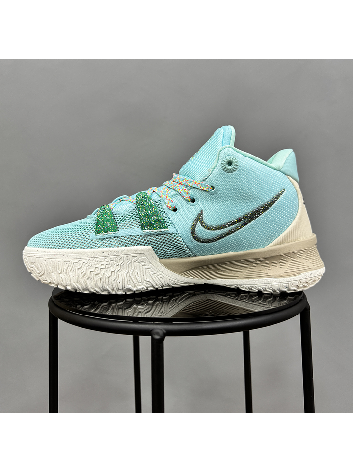 Nike Kyrie 7 Copa 4