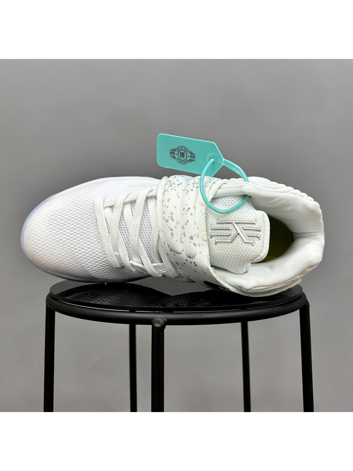 Nike Kyrie 2 Blanca 2
