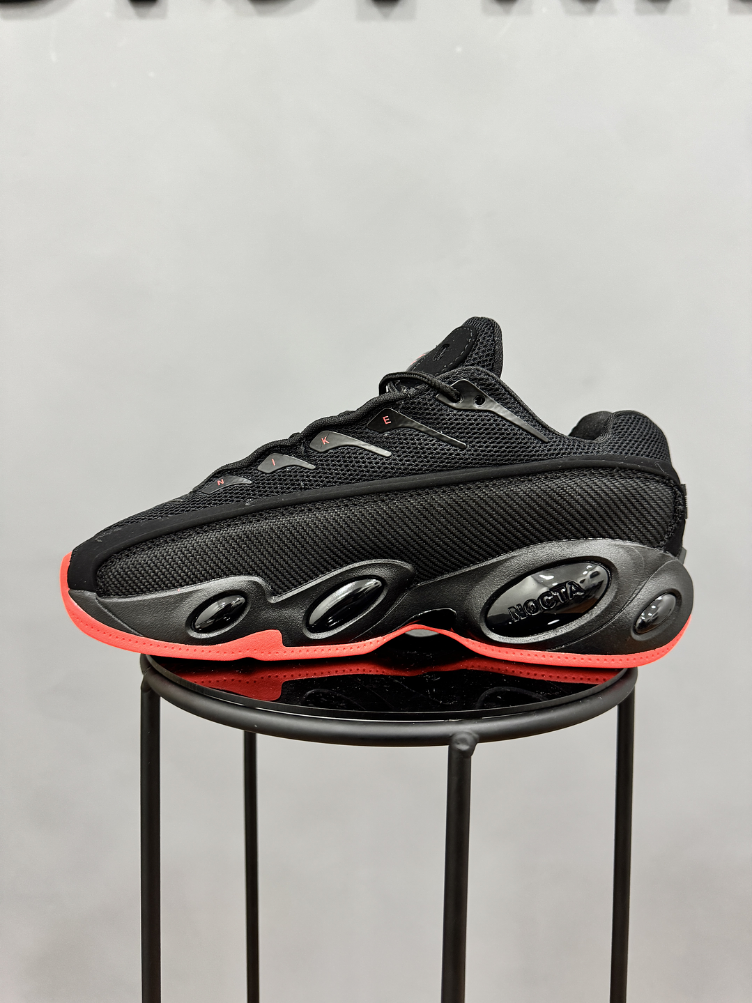 Nike Nocta Glide Negra Roja  3