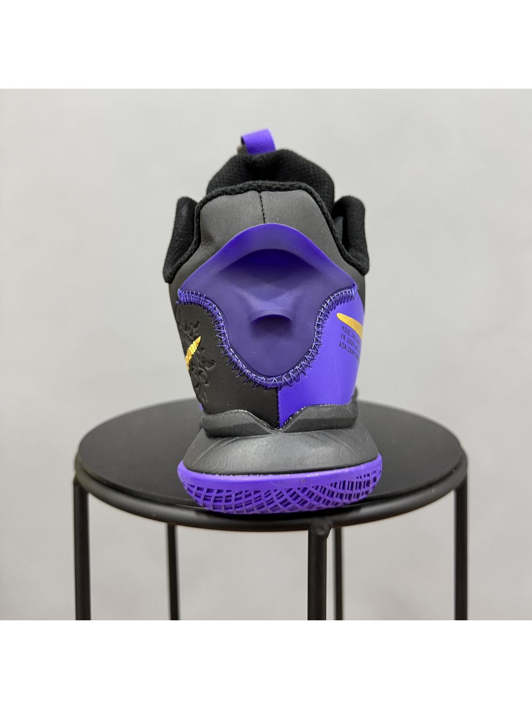 Nike Lebron Witness 5 Negra 3