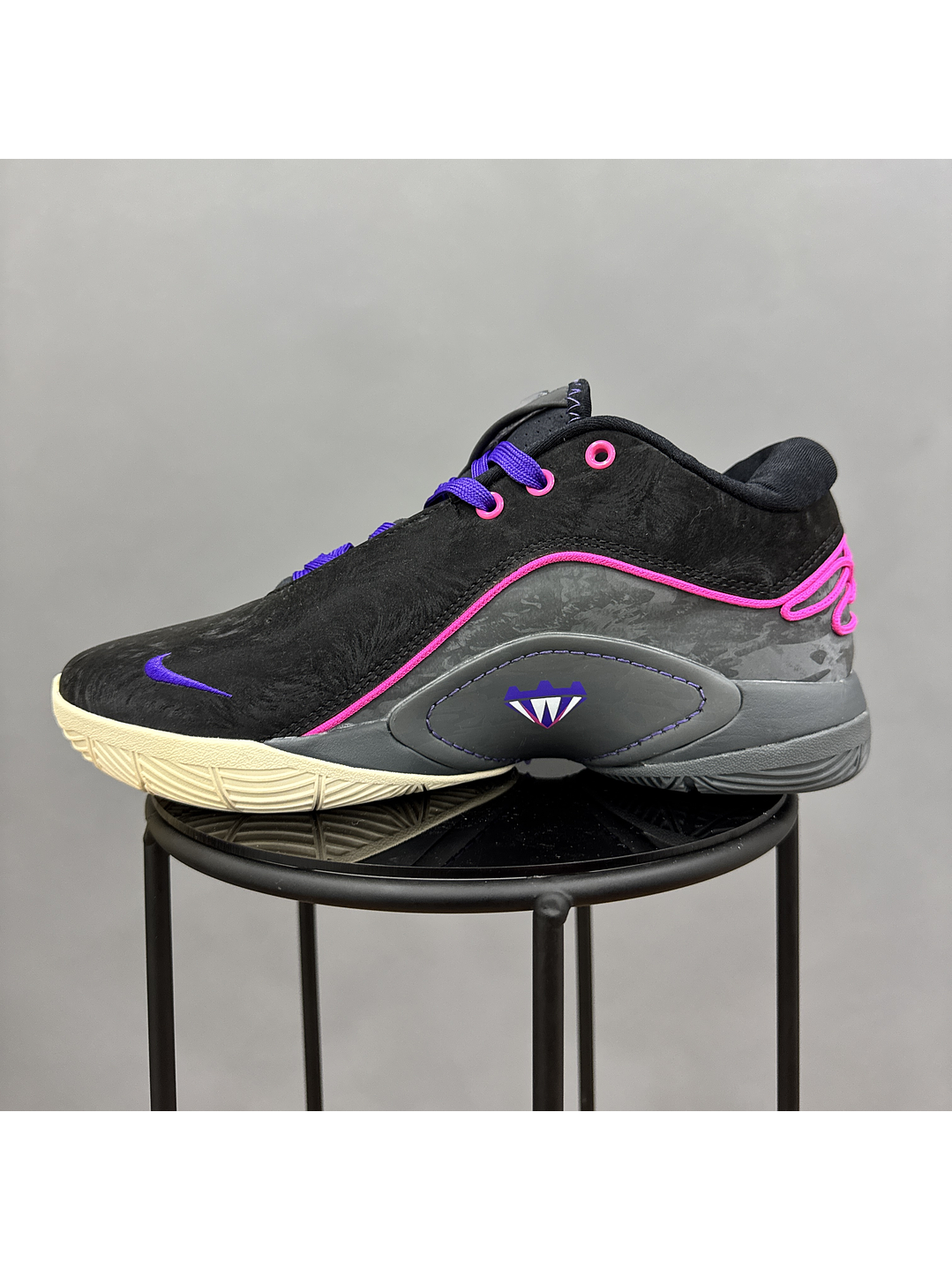 Nike Lebron 22 Blacklight 3