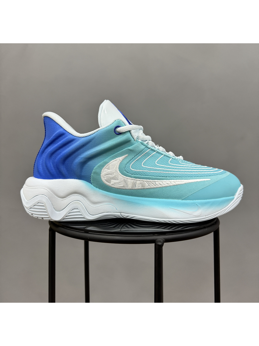 Nike Giannis 4 Christmas 1