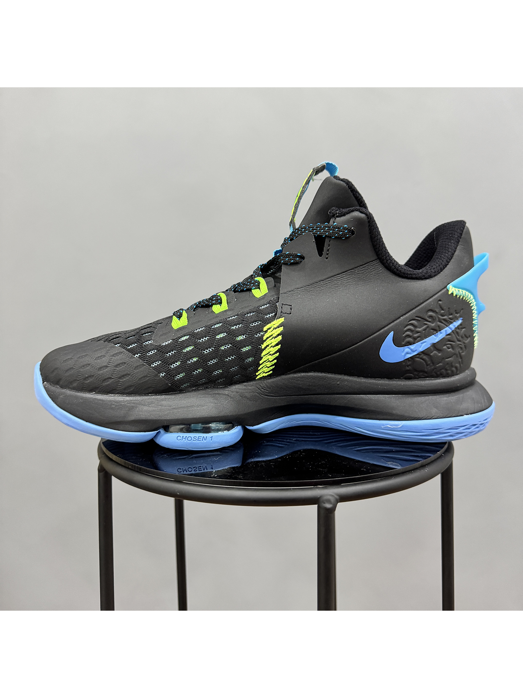 Nike Lebron Witness 5 Black Blue 3