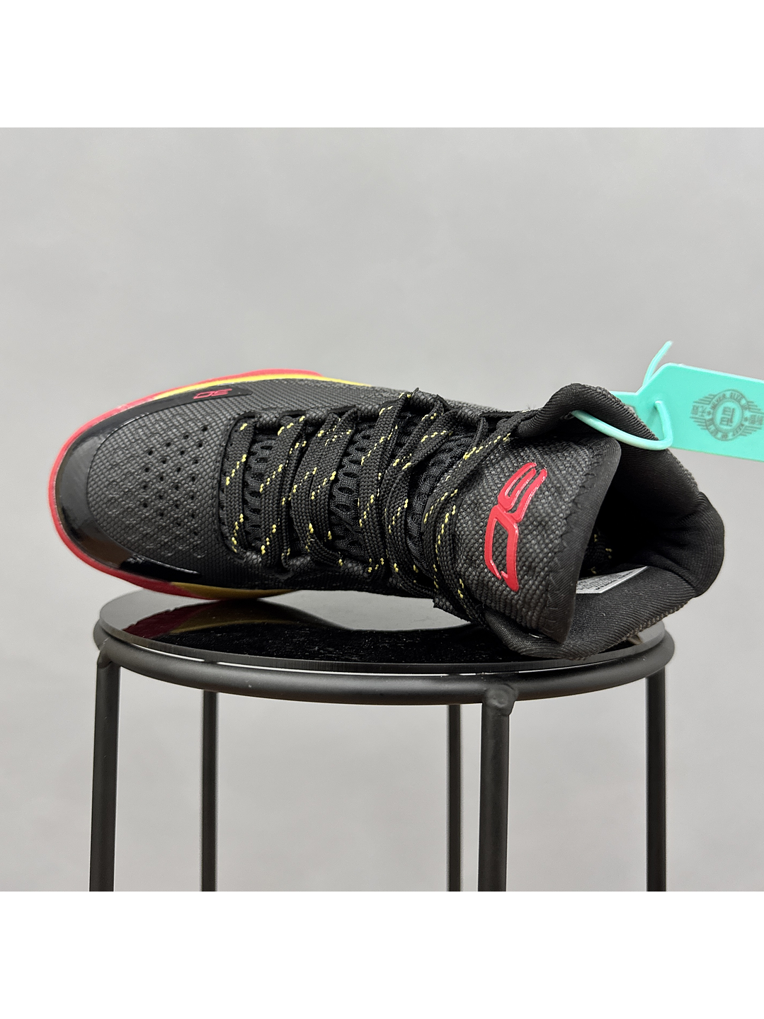 Under Armour Curry 1 Black Gold 4