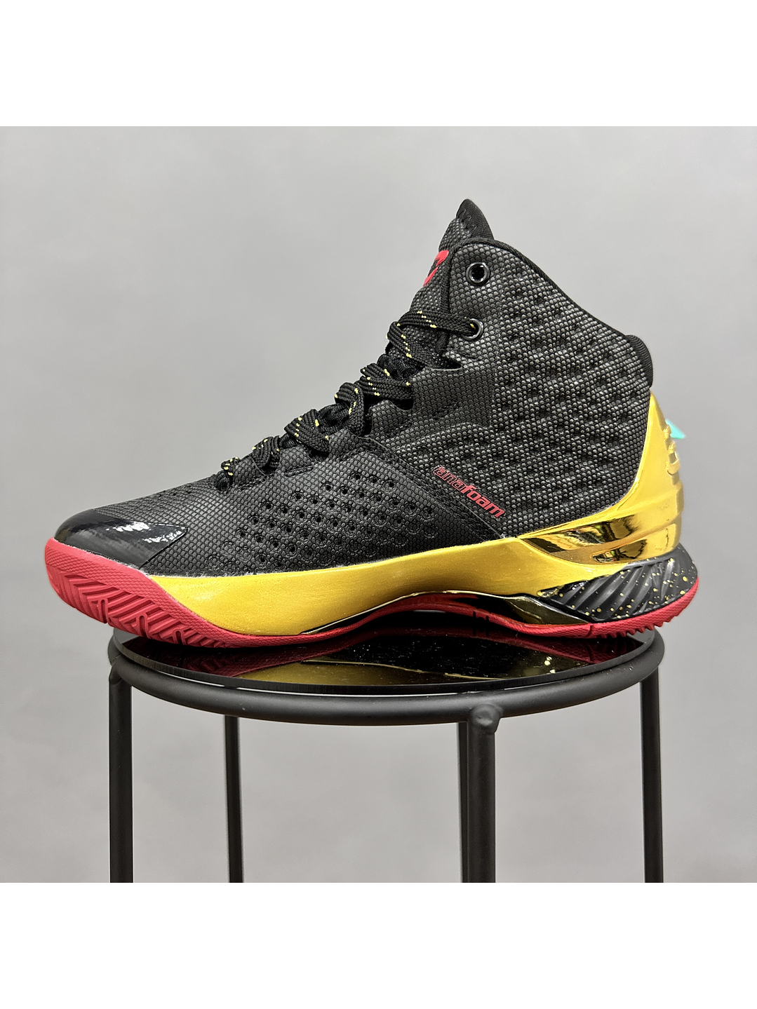 Under Armour Curry 1 Black Gold 2