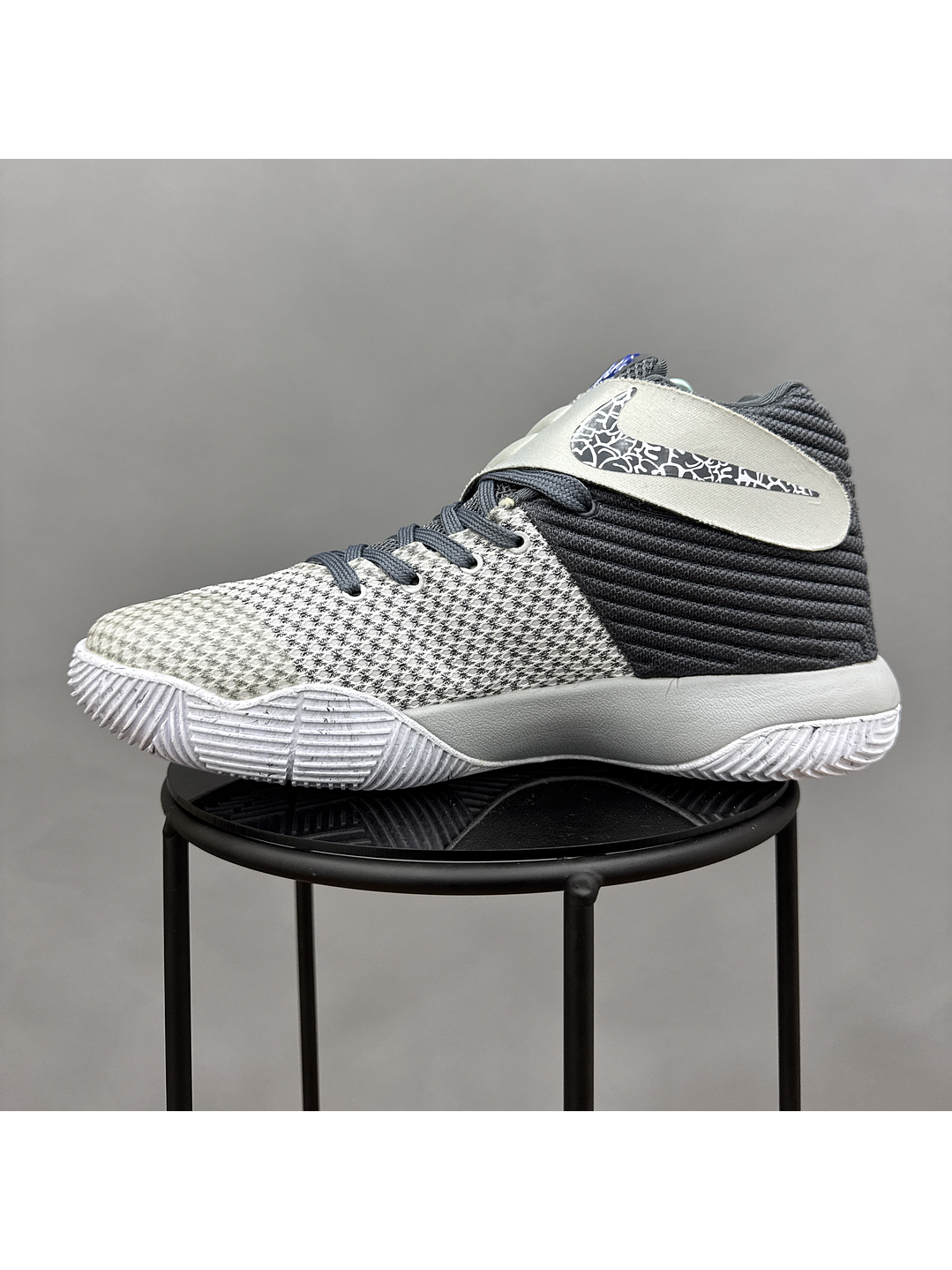 Nike Kyrie 2 Gris 3