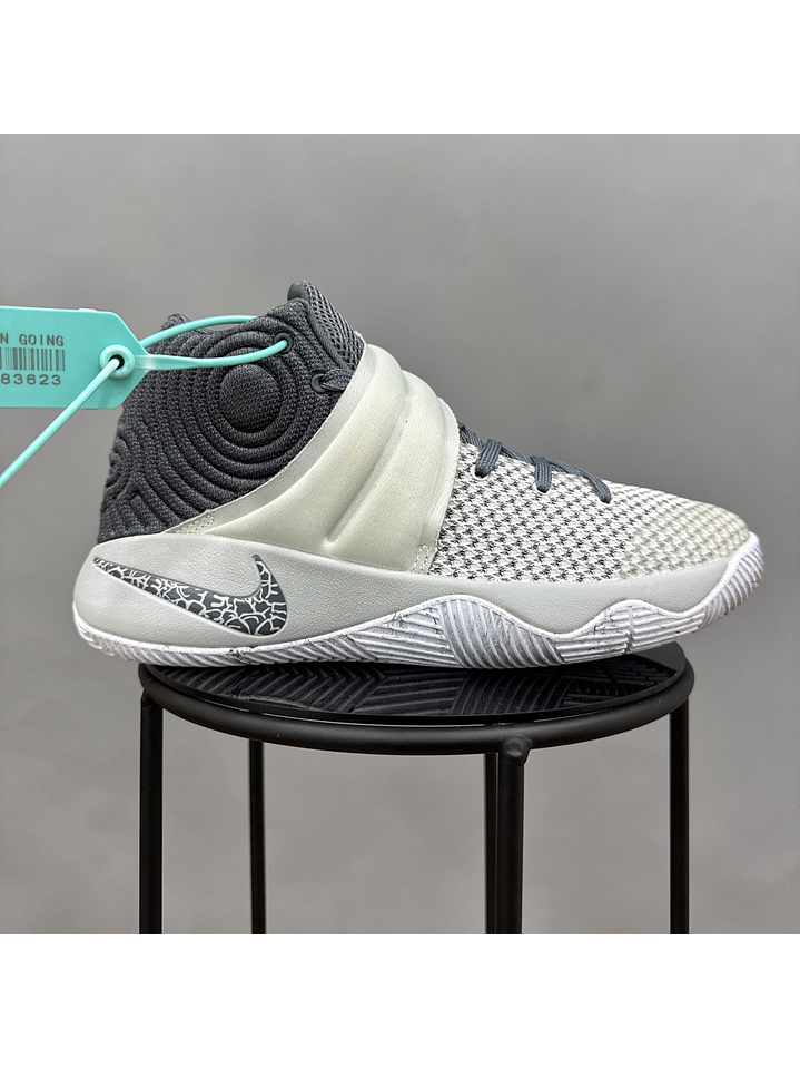 Nike Kyrie 2 Gris 1