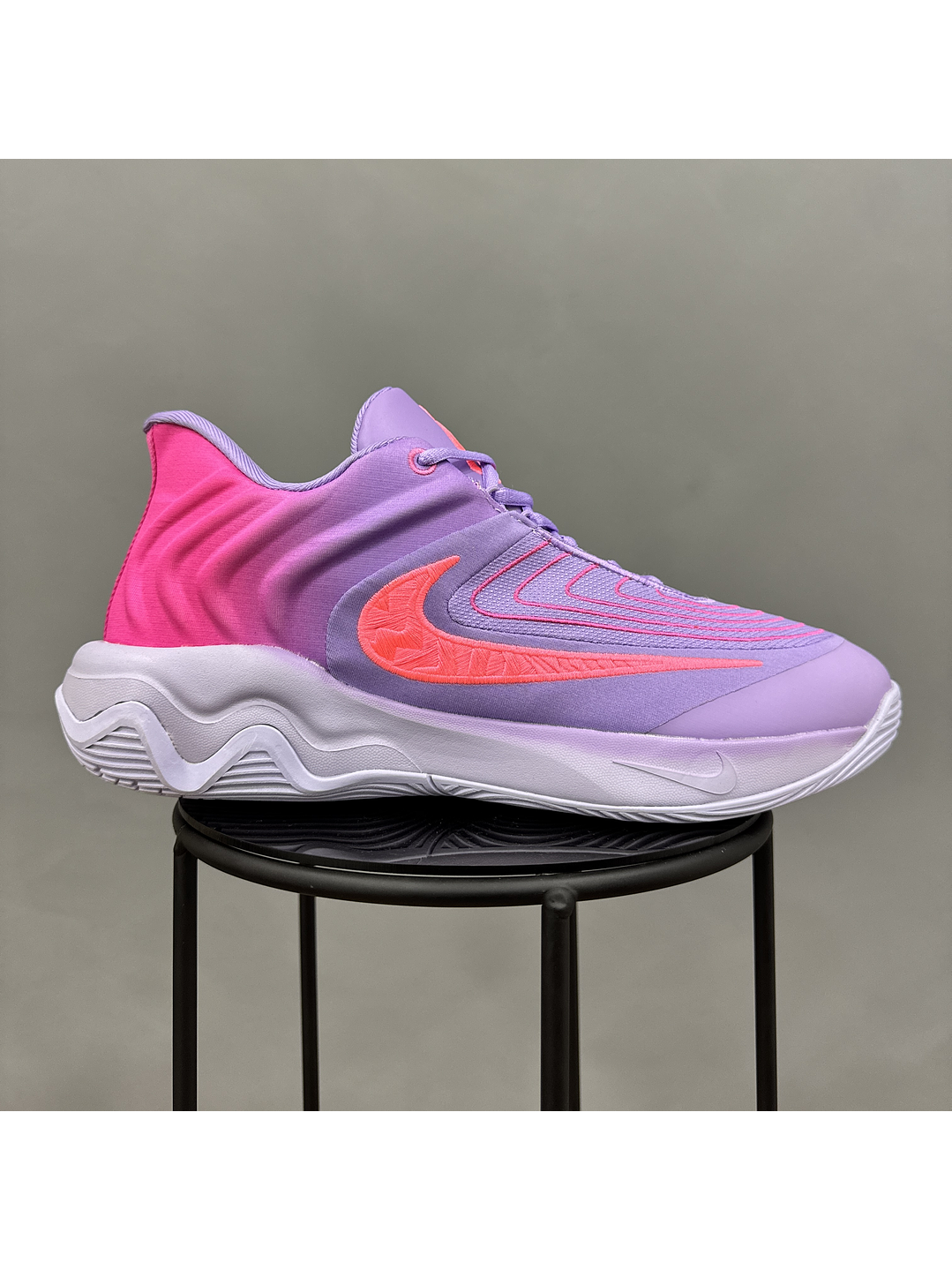 Nike Giannis 4 Raspberry 1