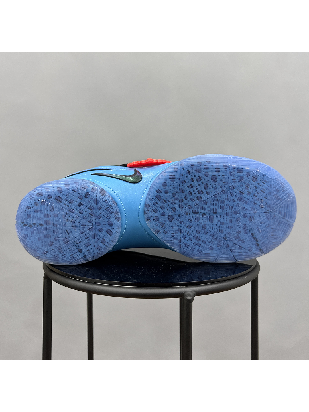 Nike Lebron 22 Tornasol  2