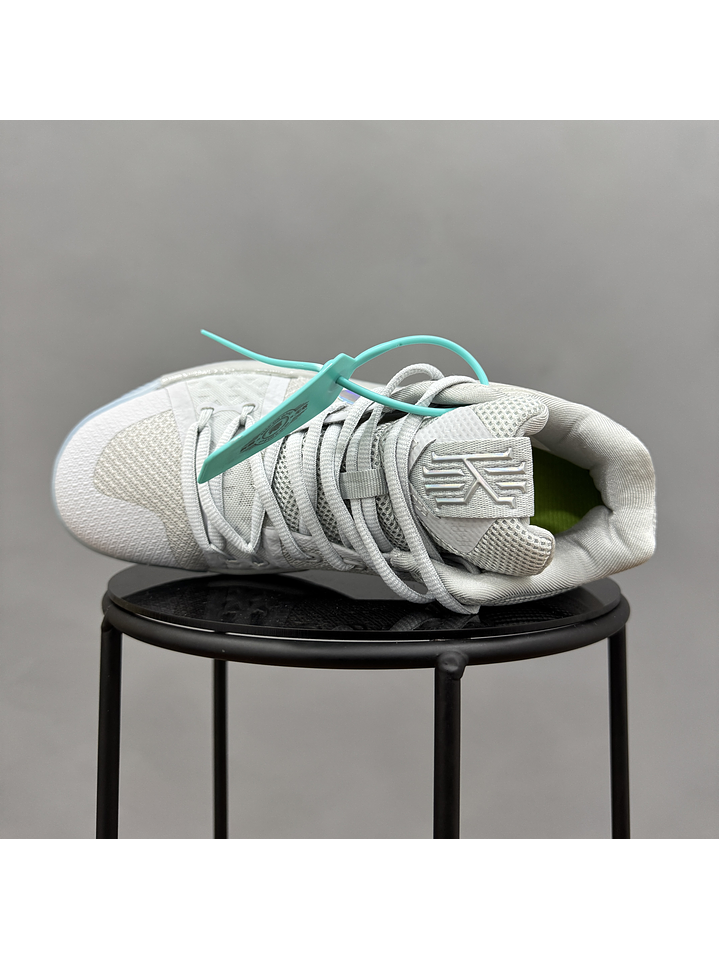 Nike Kyrie 3 Gris 3