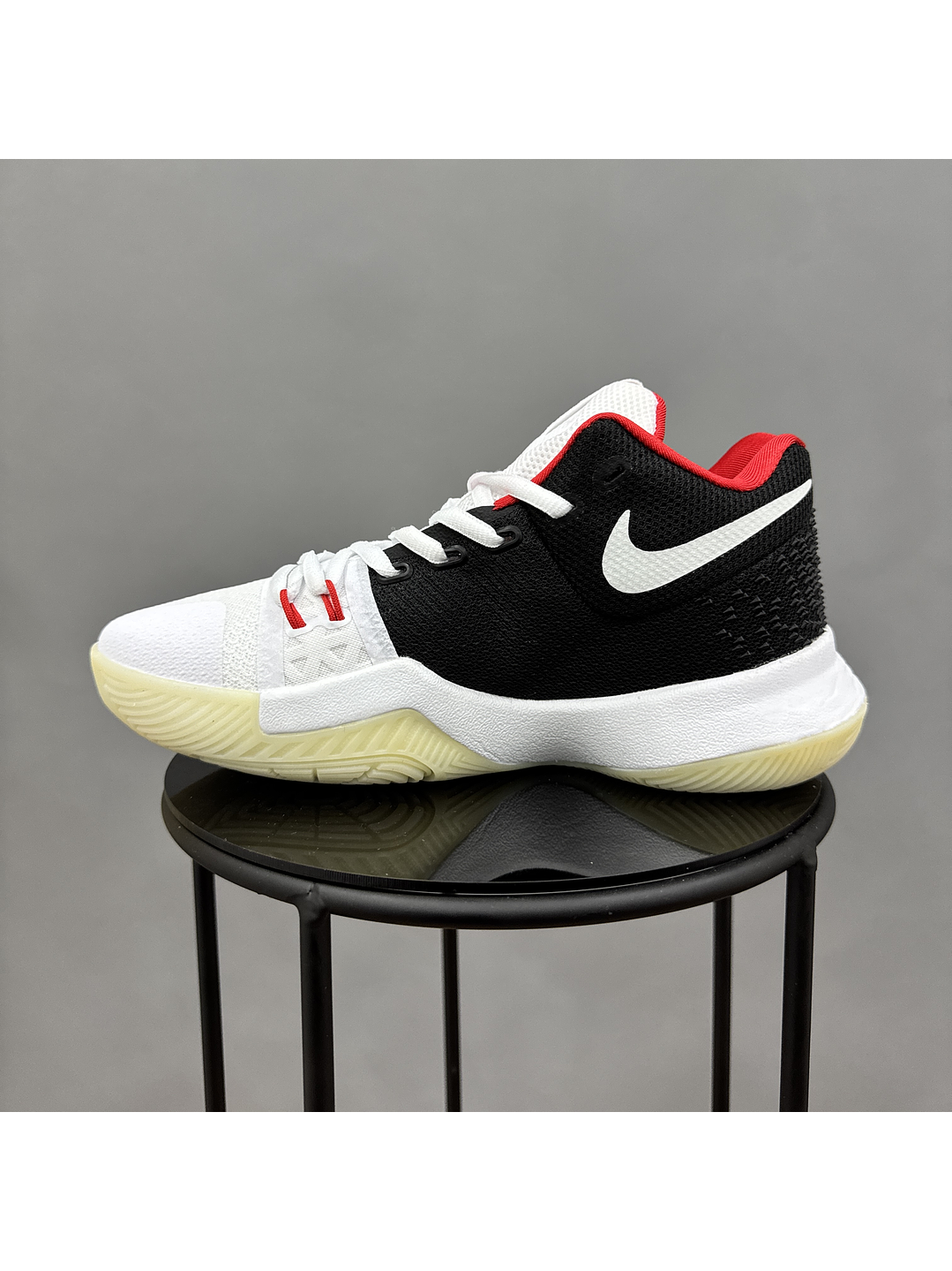 Nike Kyrie 3 Black White  4