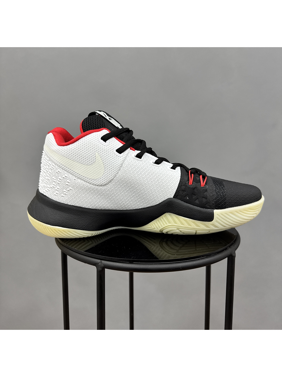 Nike Kyrie 3 Black White  2