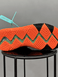 Nike Kyrie 4 Black Orange  - Miniatura 2