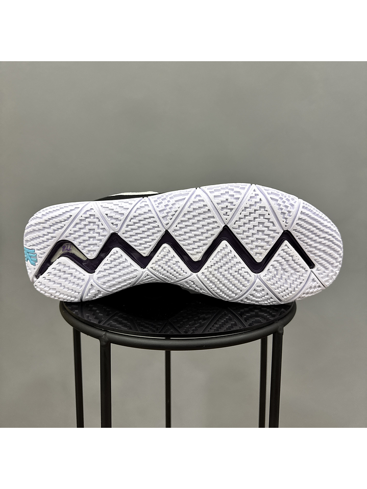 Nike Kyrie 4 Black White 2