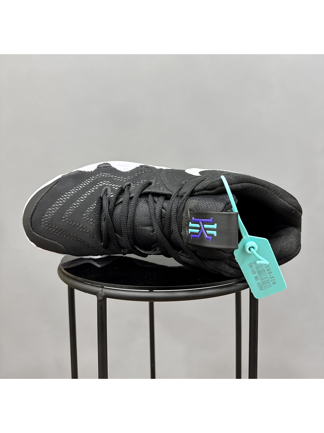 Nike Kyrie 4 Black White 4