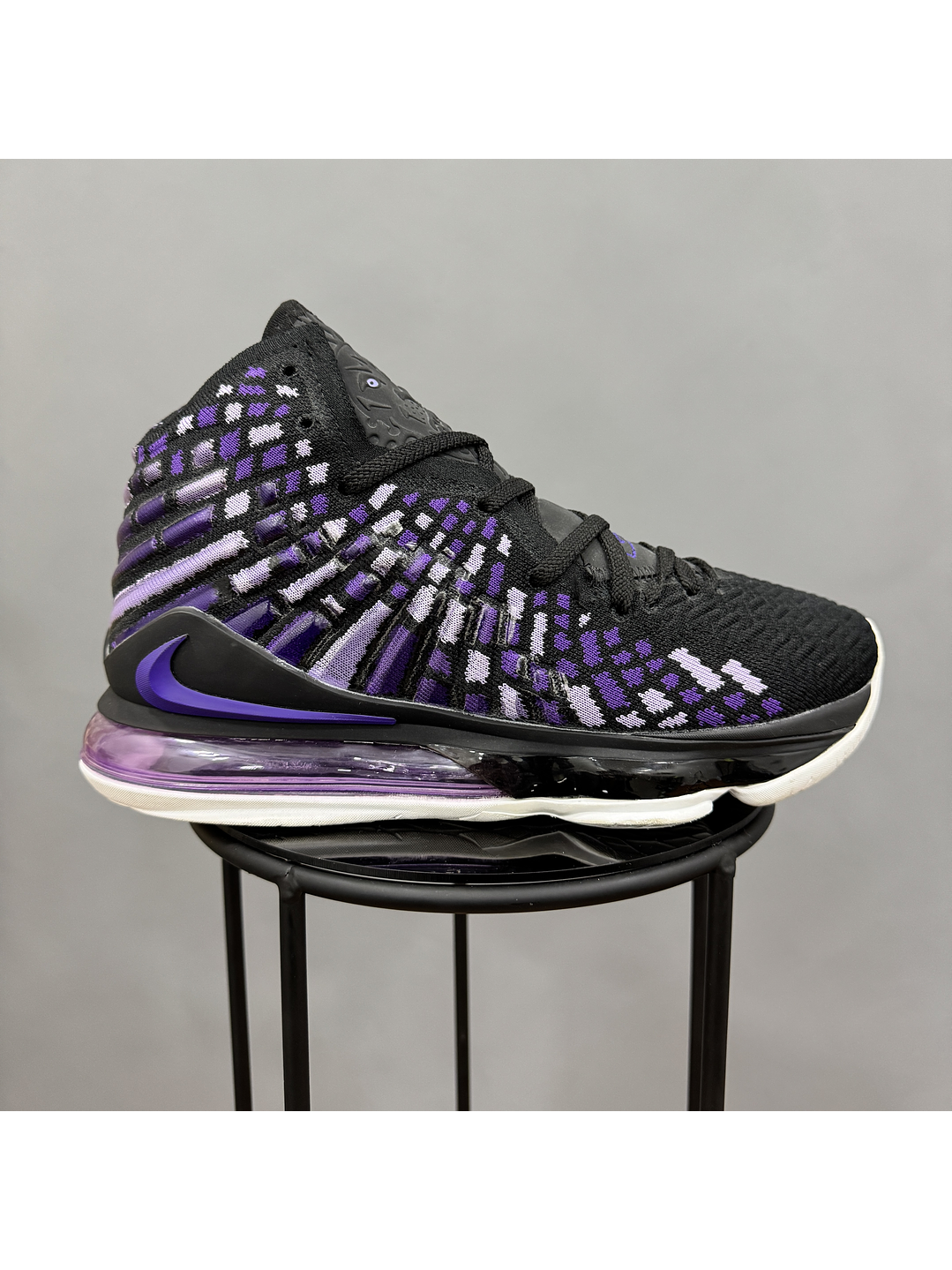 Nike Lebron 17 Purpple Black 1