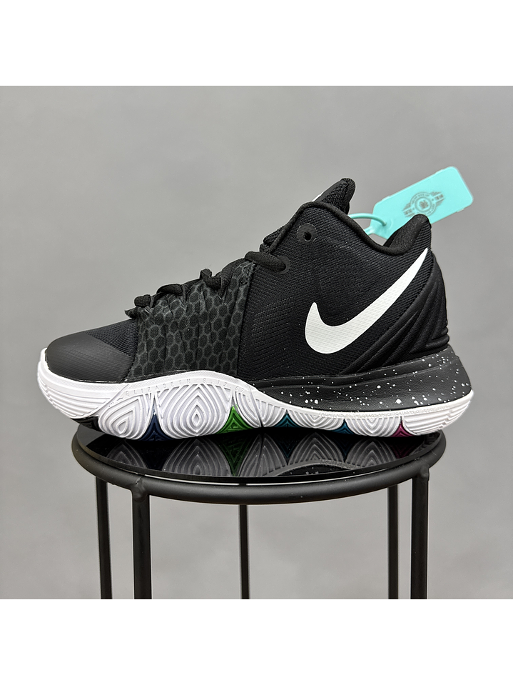 Nike Kyrie 5 Magic 3