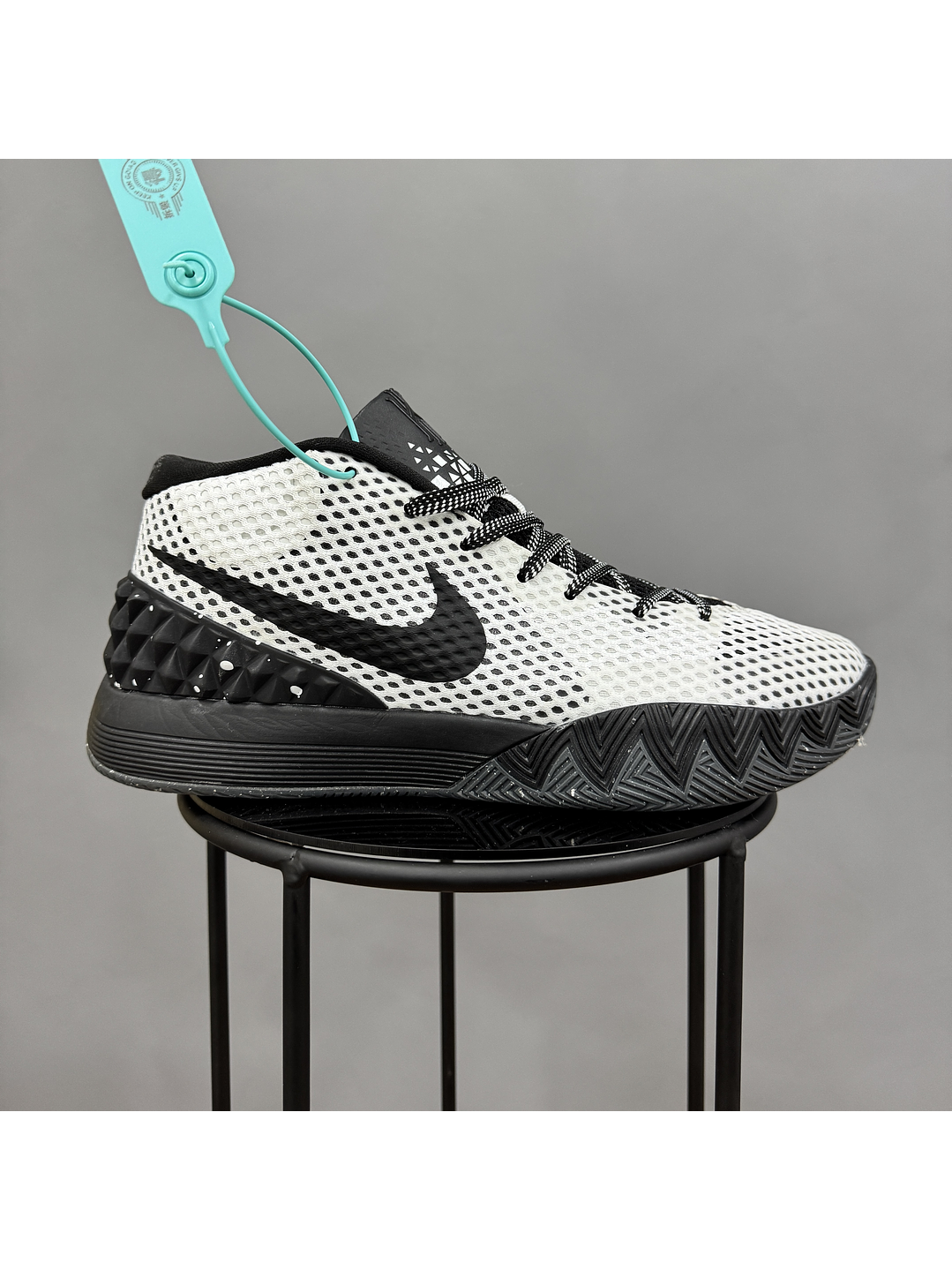 Nike Kyrie 1 Grey Black 1