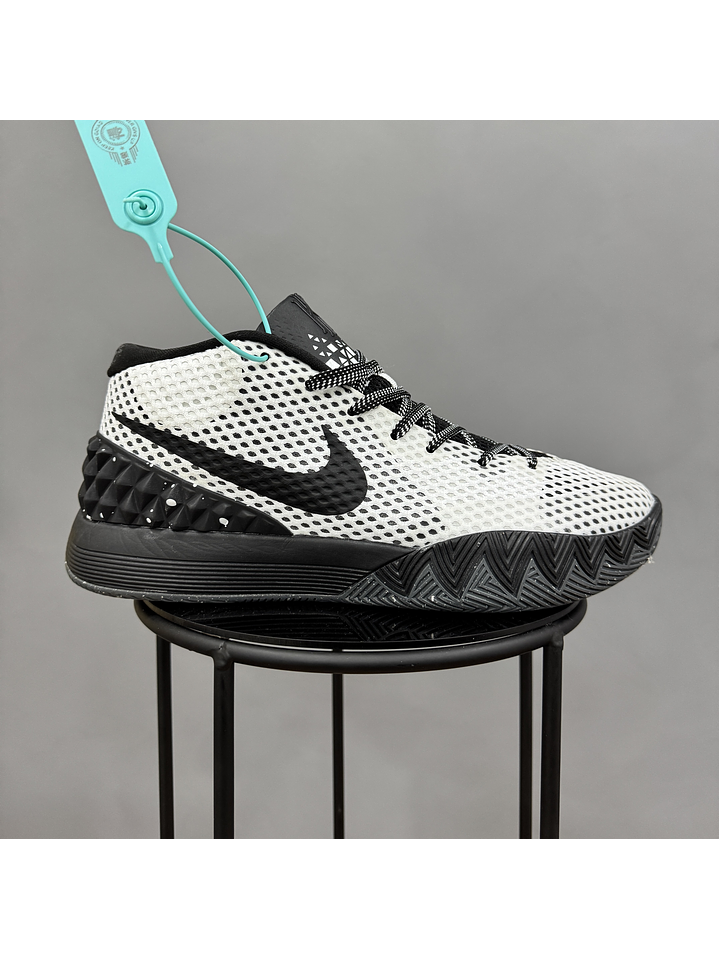 Nike Kyrie 1 Grey Black 1