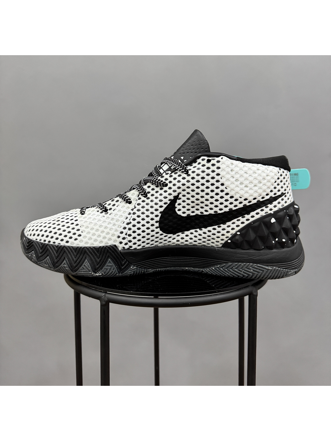 Nike Kyrie 1 Grey Black 3