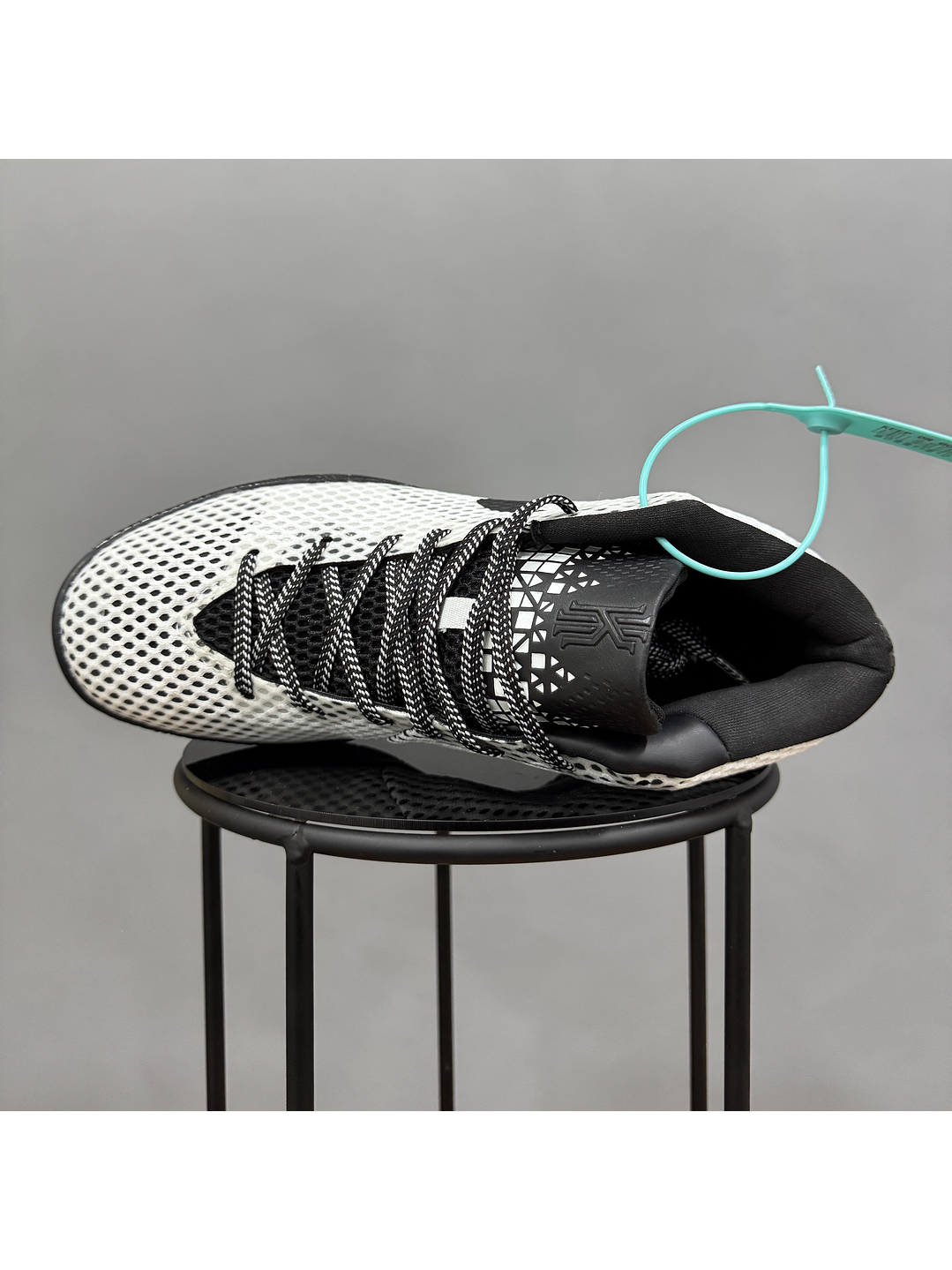 Nike Kyrie 1 Grey Black 4