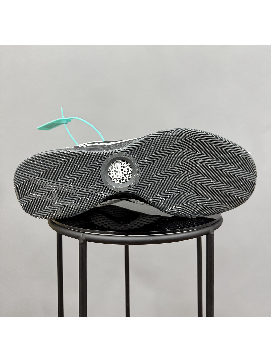 Nike Kyrie 1 Grey Black 2