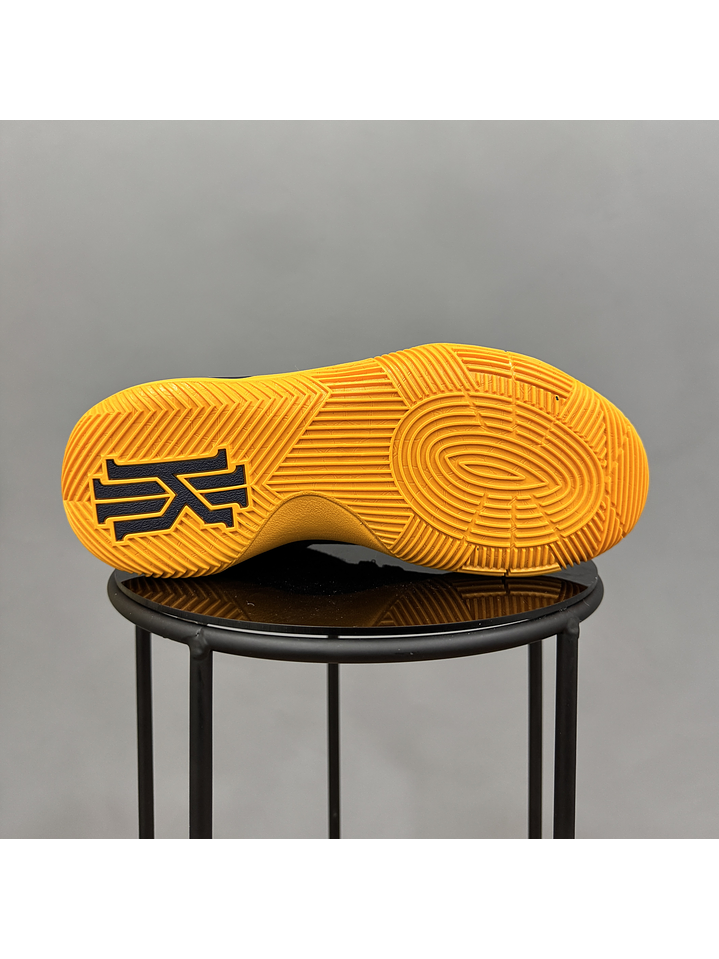 Nike Kyrie 2 Cavs 2