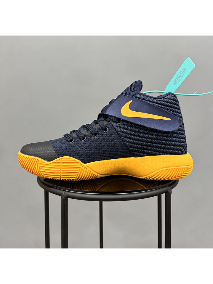 Nike Kyrie 2 Cavs 3
