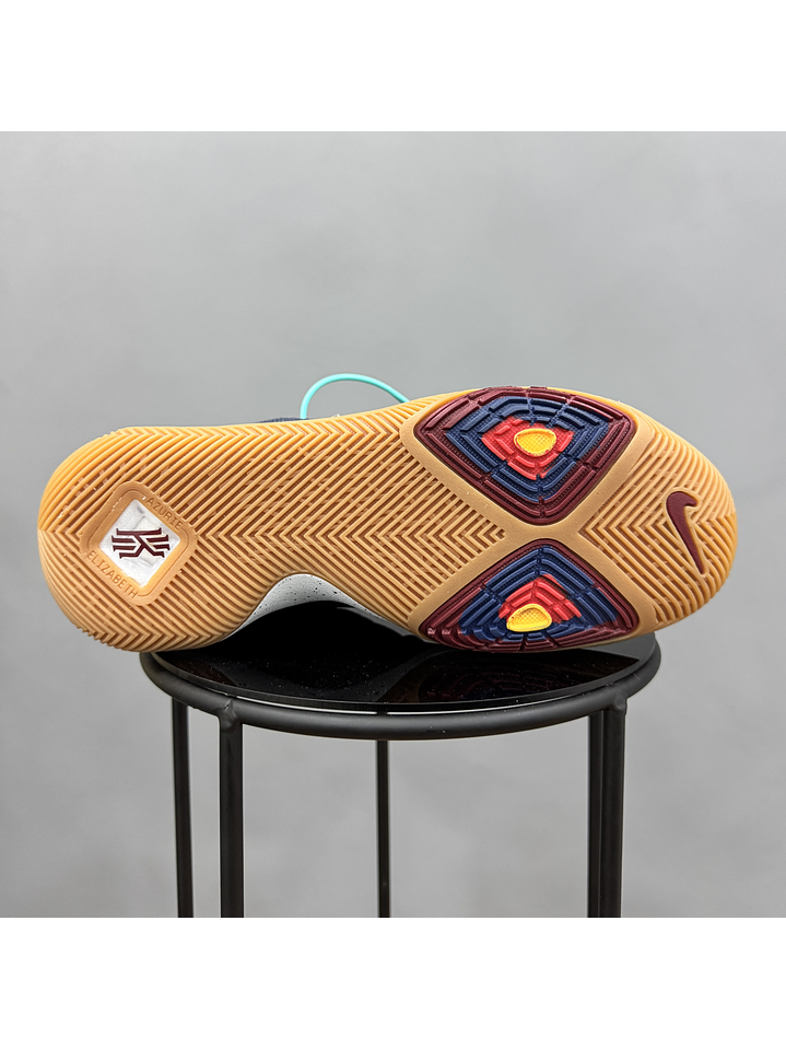 Nike Kyrie 3 Obsidian Gold 4