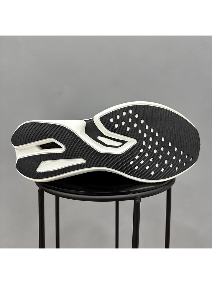 Hoka X1 Cielo Negro 2