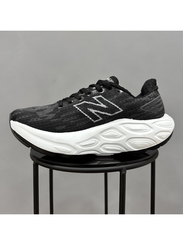 New Balance Fresh Foam Balos Negro 4