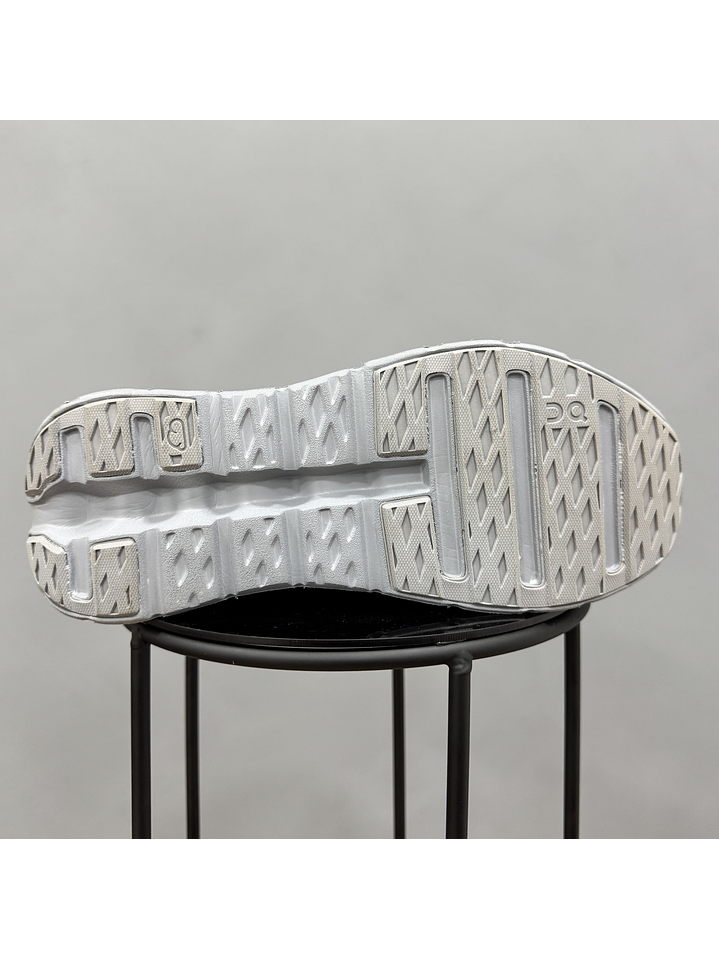 On Cloudtilt Loewe Gris 2