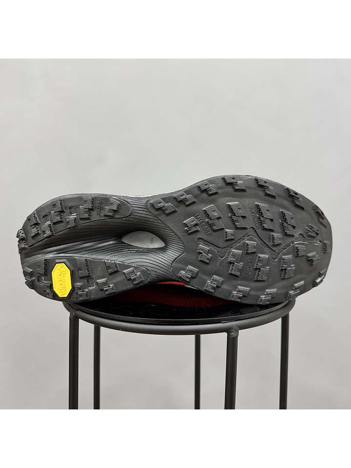 New Balance FuelCell Trail Naranja 2