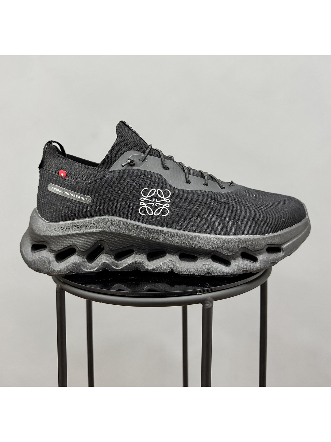 On Cloudtilt Loewe negra 1