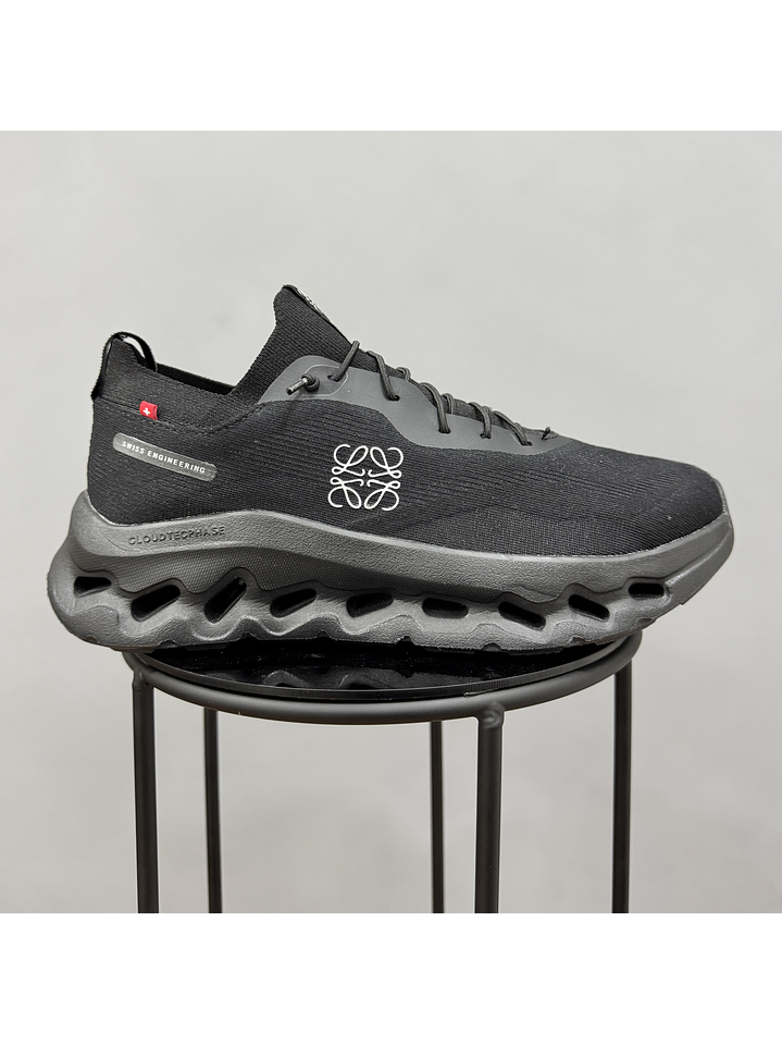 On Cloudtilt Loewe negra 1