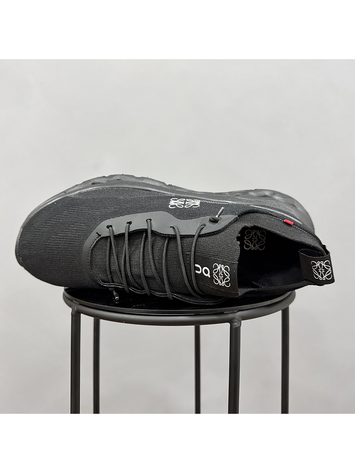 On Cloudtilt Loewe negra 3