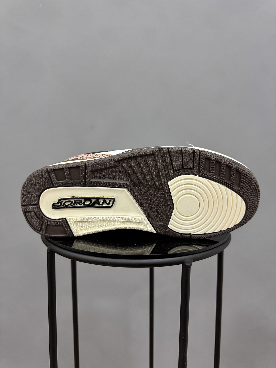 Jordan Retro 3 Travis Scott 2