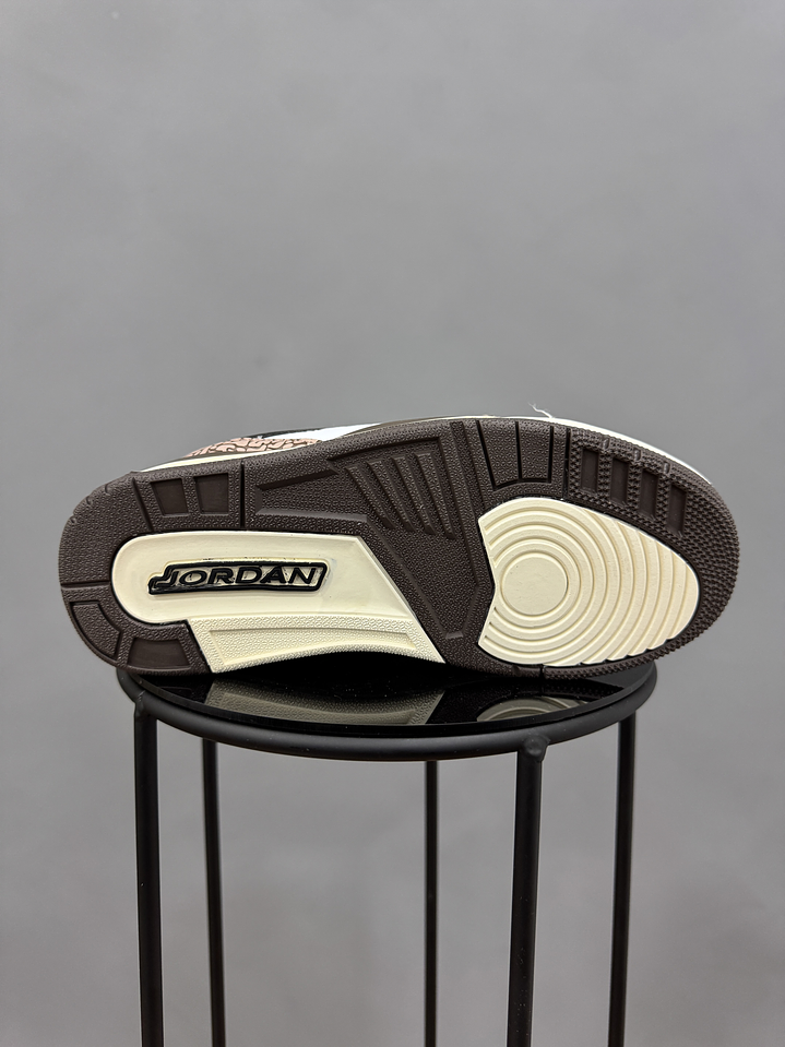 Jordan Retro 3 Travis Scott 2