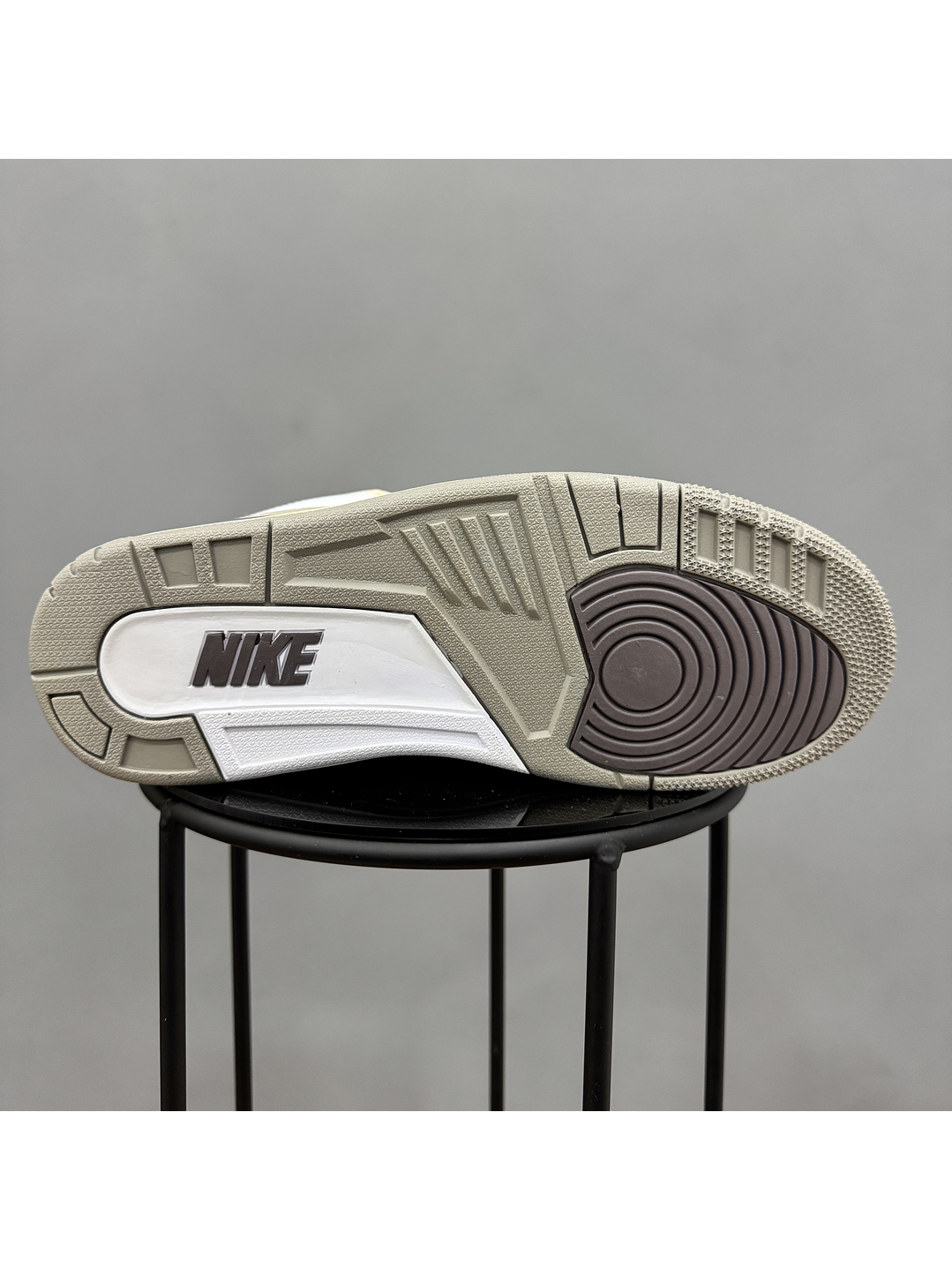 Jordan Retro 3 Ama Maniere 2