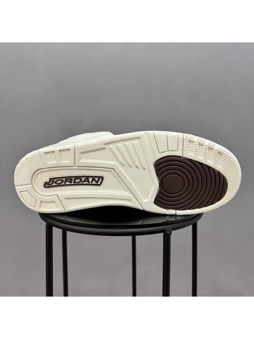 Jordan Retro 3 Travis Scott 2