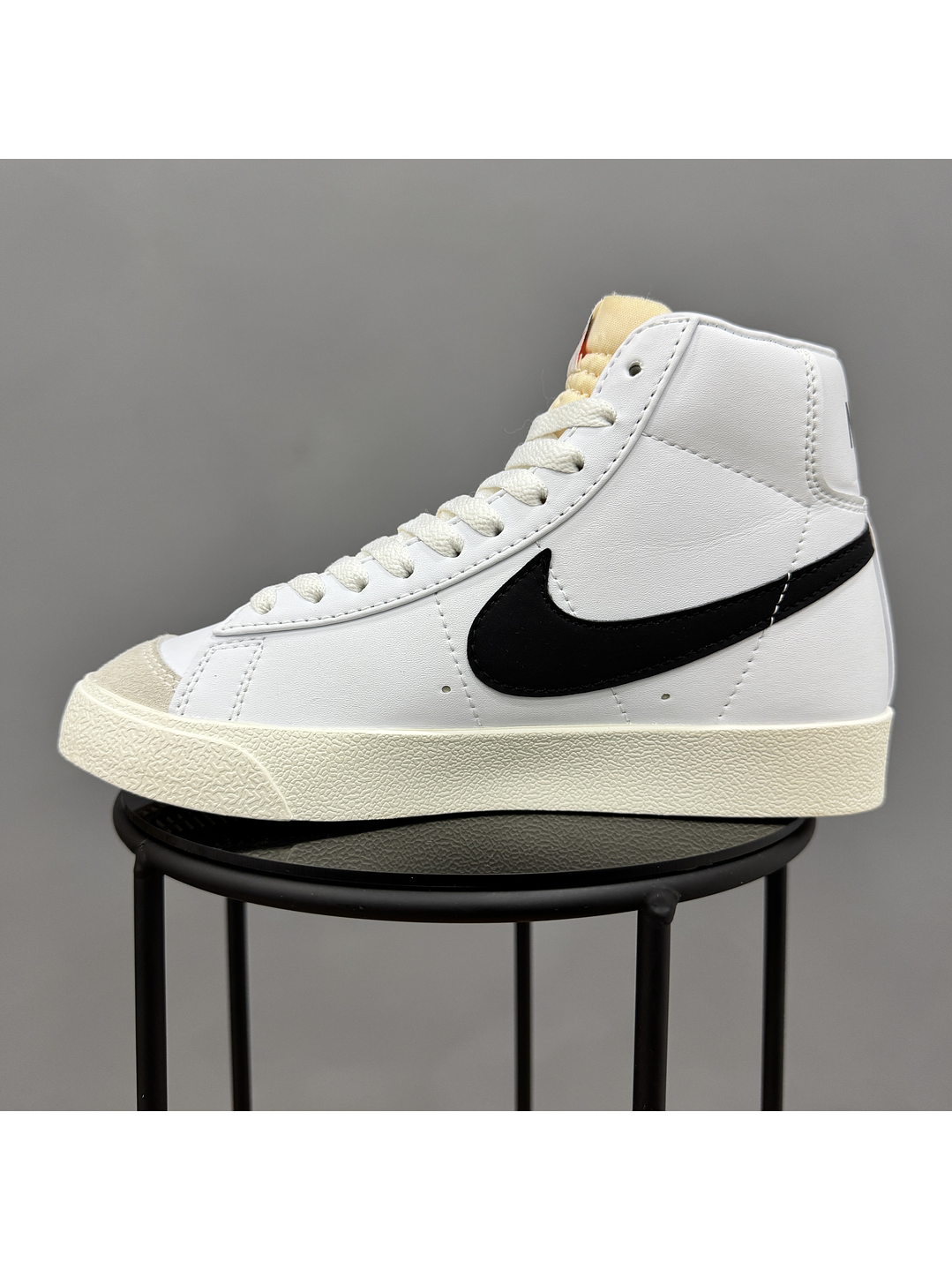 Nike Blazer Classic Mid 77 White 4