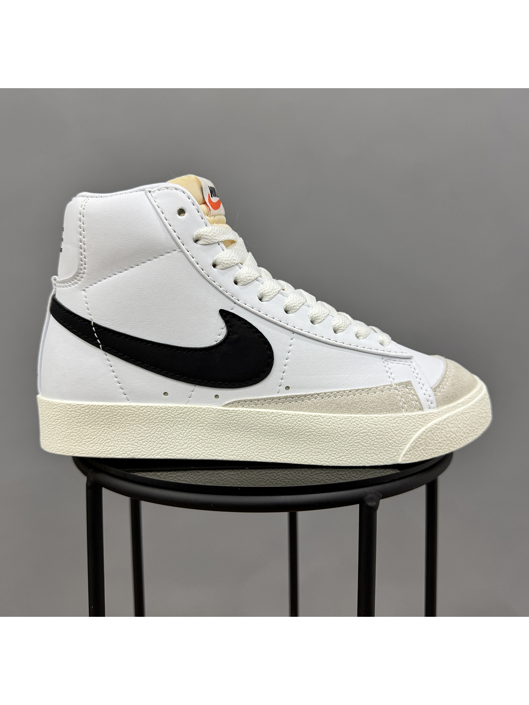 Nike Blazer Classic Mid 77 White 1
