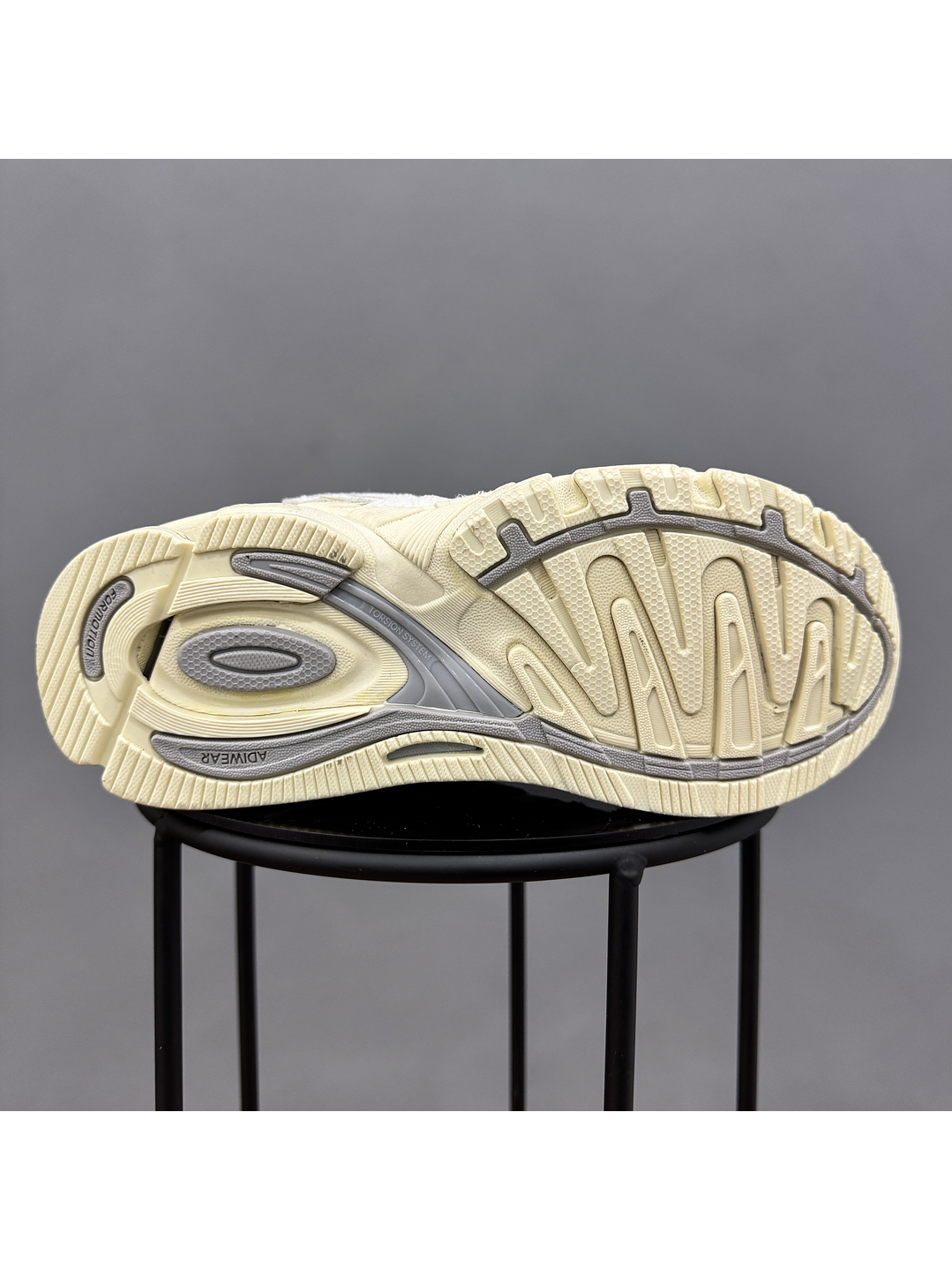 Adidas Response Cl Bad Bunny Wonder White 2