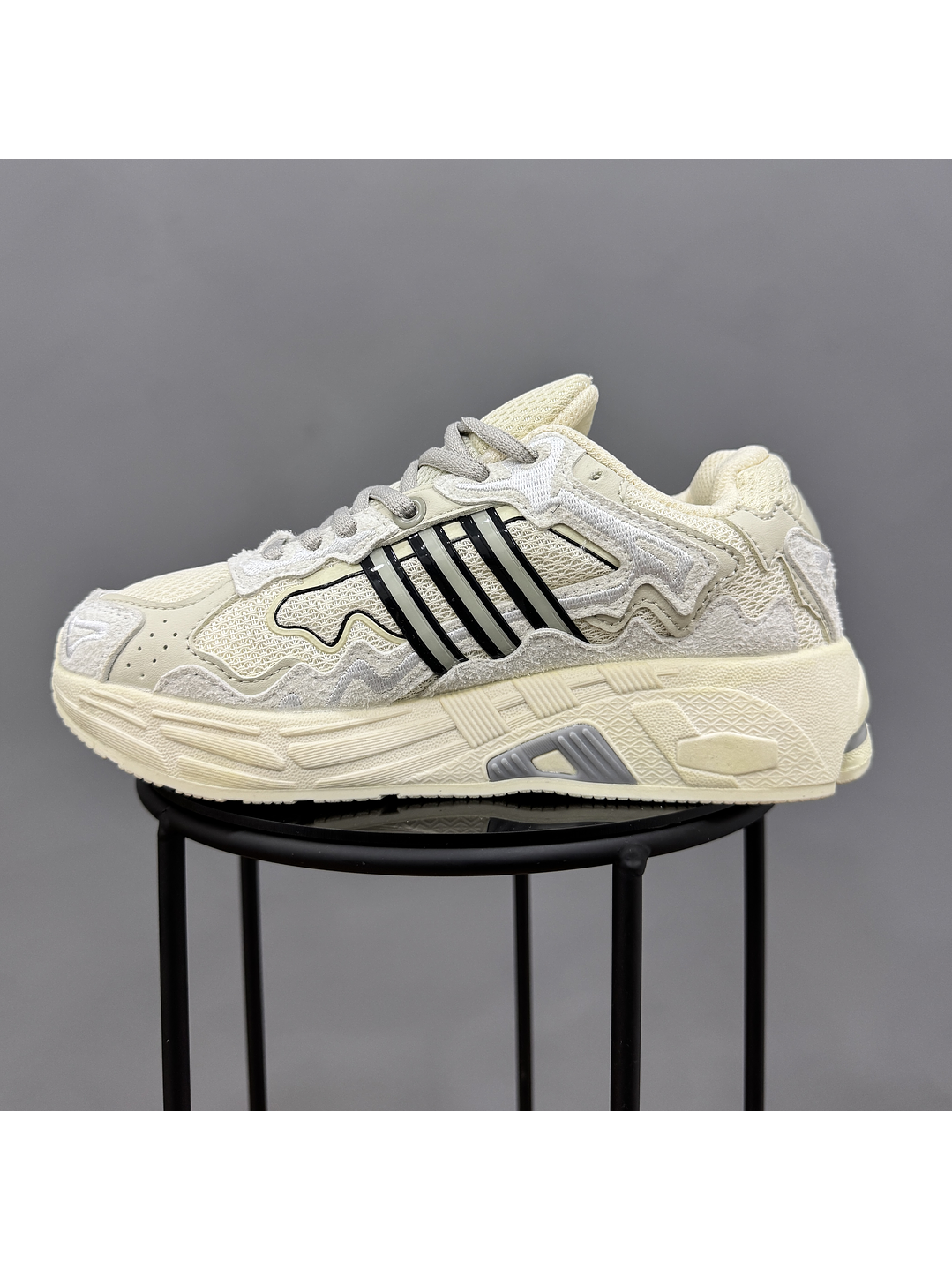 Adidas Response Cl Bad Bunny Wonder White 3