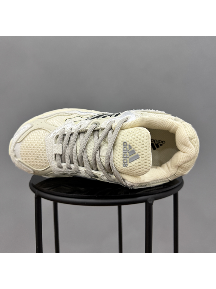 Adidas Response Cl Bad Bunny Wonder White 4