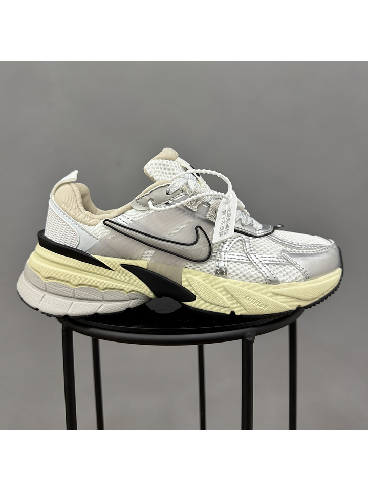 Nike V2K Run  1