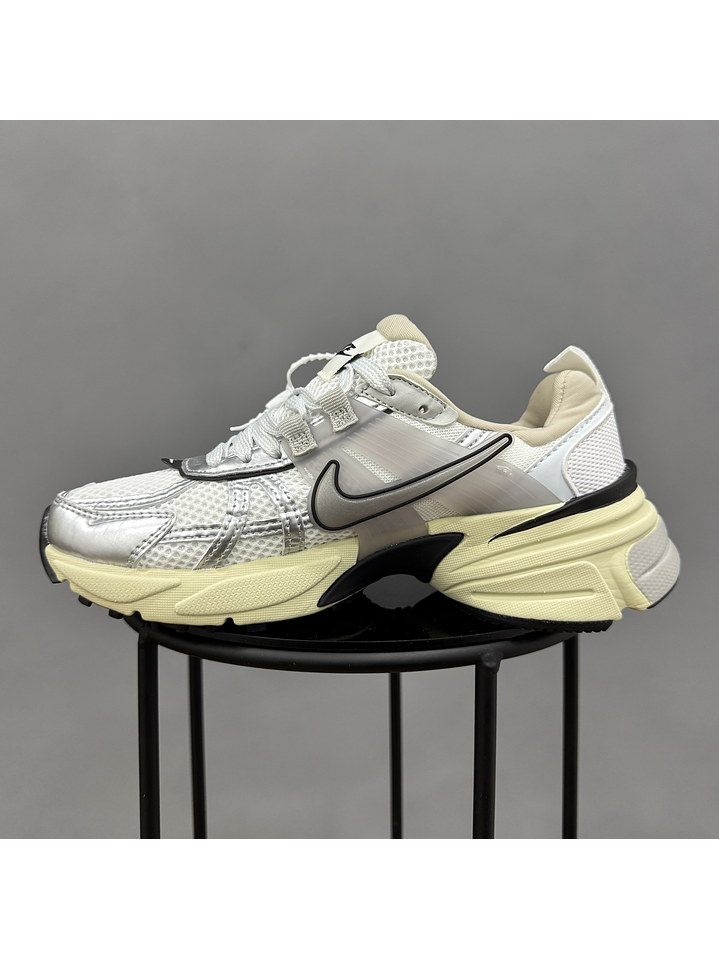Nike V2K Run  2