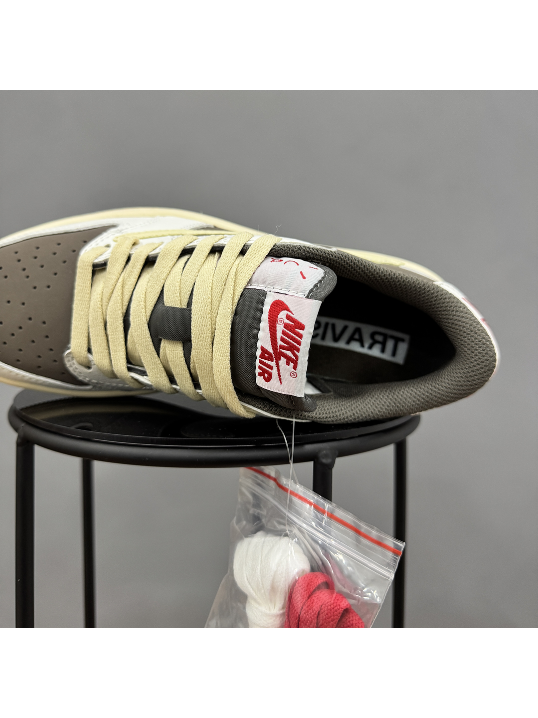 Jordan Retro 1 Low Travis Scott Sail 3