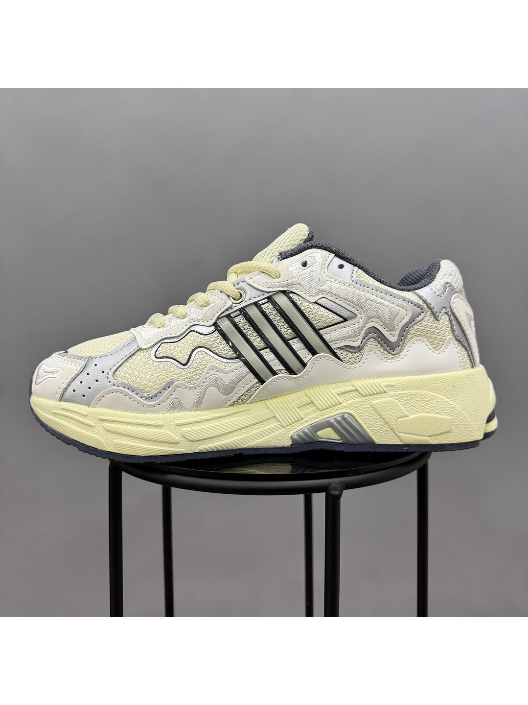 Adidas Response Cl Bad Bunny Beige 4